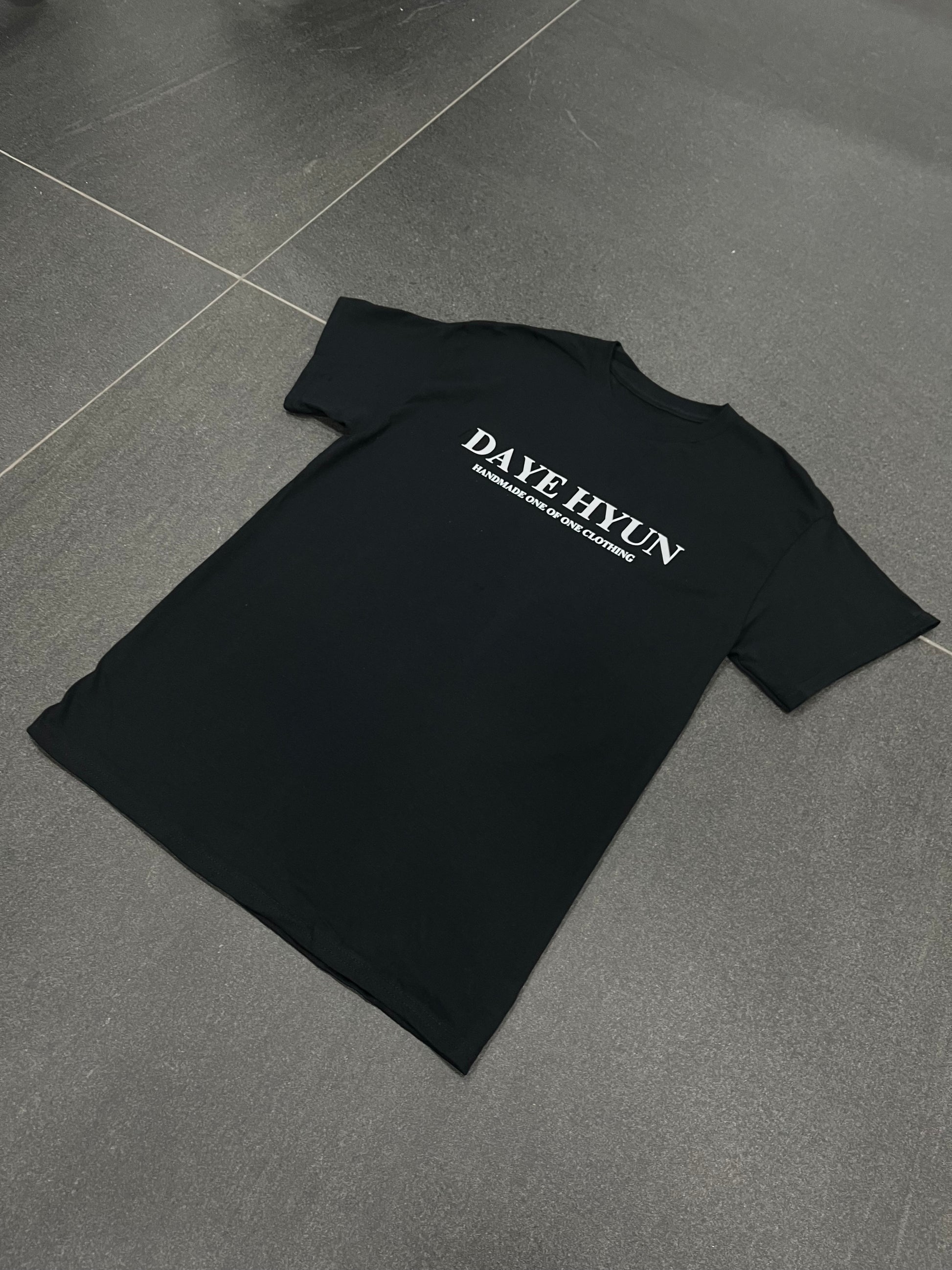 KOREAN WON STACK TEE (pre-order)