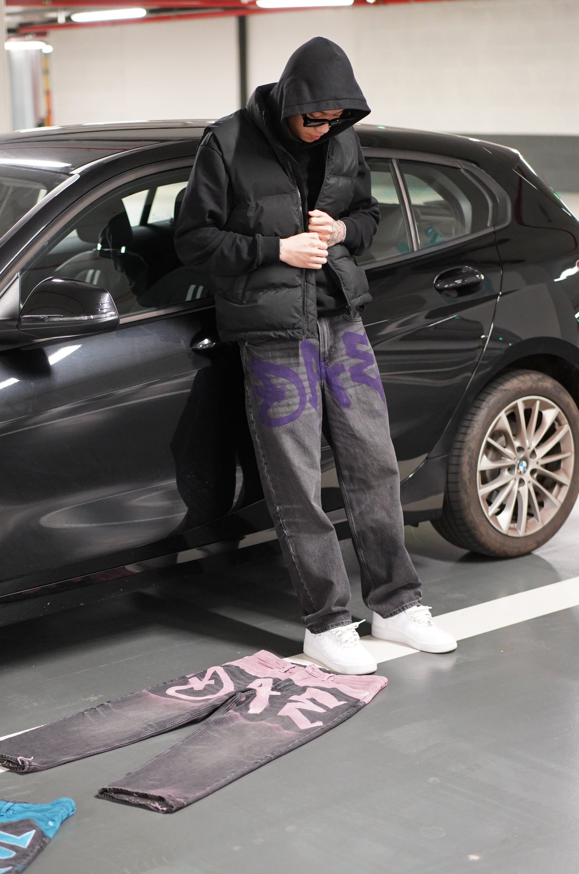 BLACK "DAE" GRAFFITI DENIM