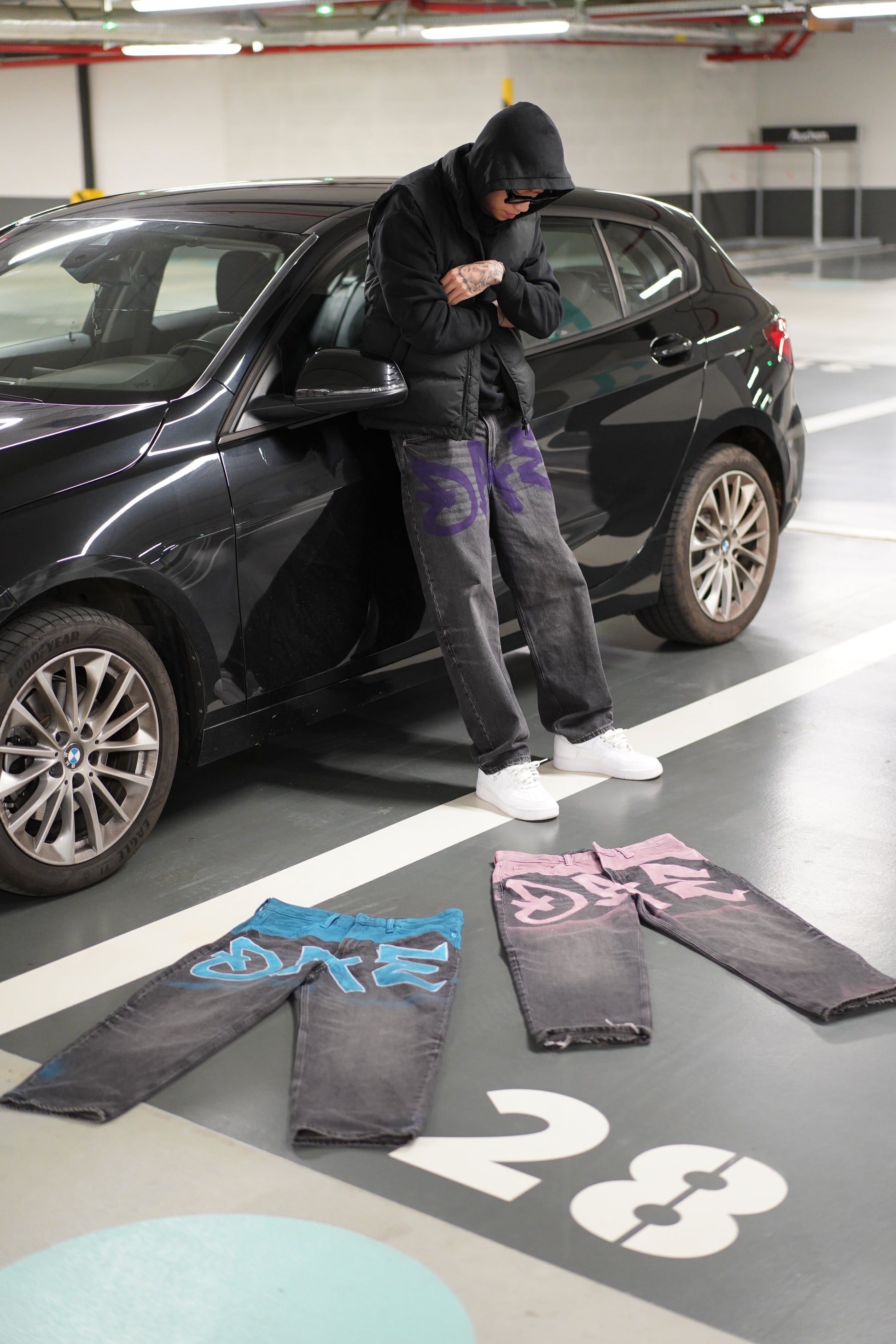 BLACK "DAE" GRAFFITI DENIM
