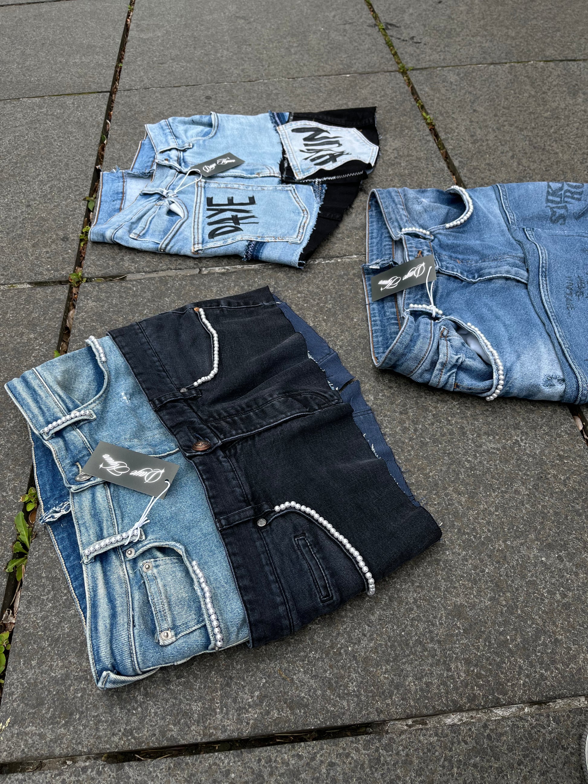 TWO-TONE DENIM SKIRT X PEARLS